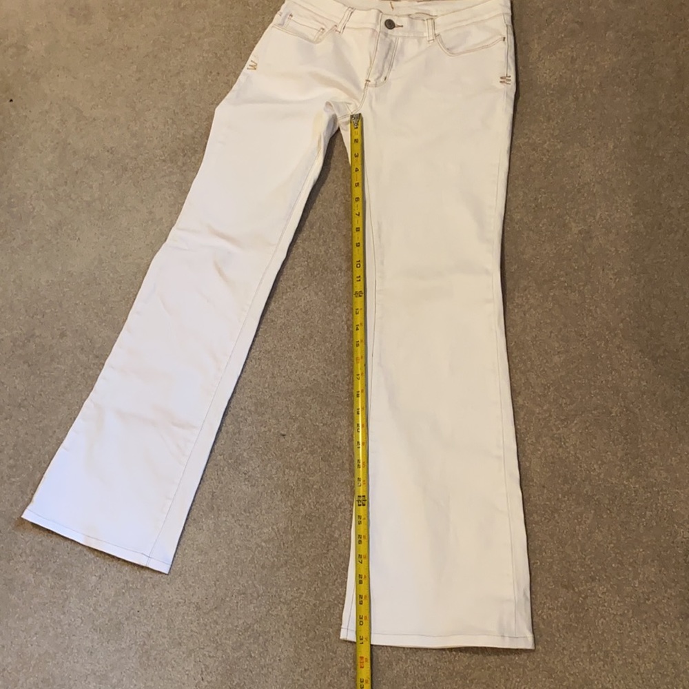 BEBE ♥ White Coral Design Bell Bottom Jeans - NWOT - Picture 9 of 12